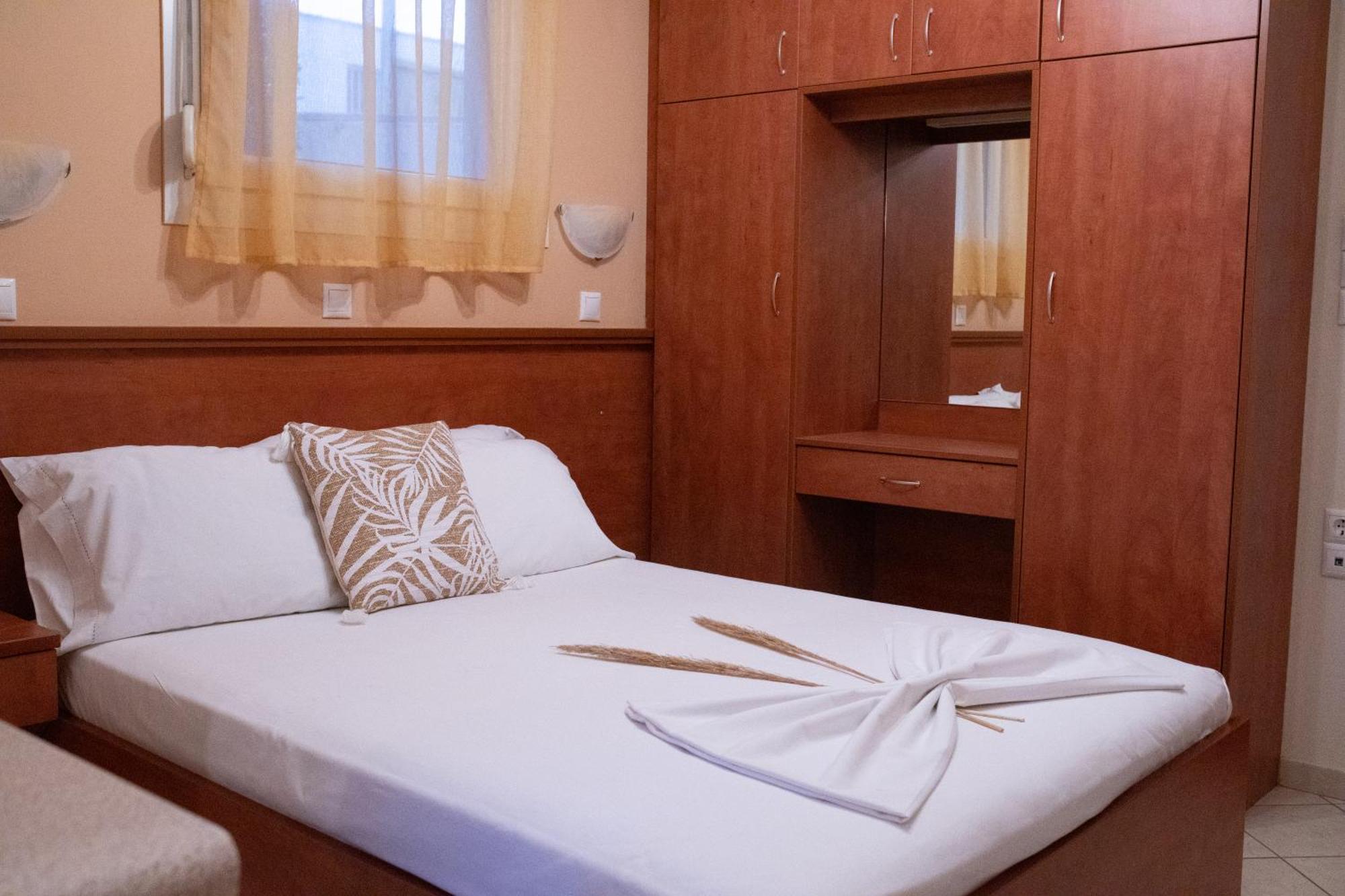 Prince Apartments Volissos Bagian luar foto
